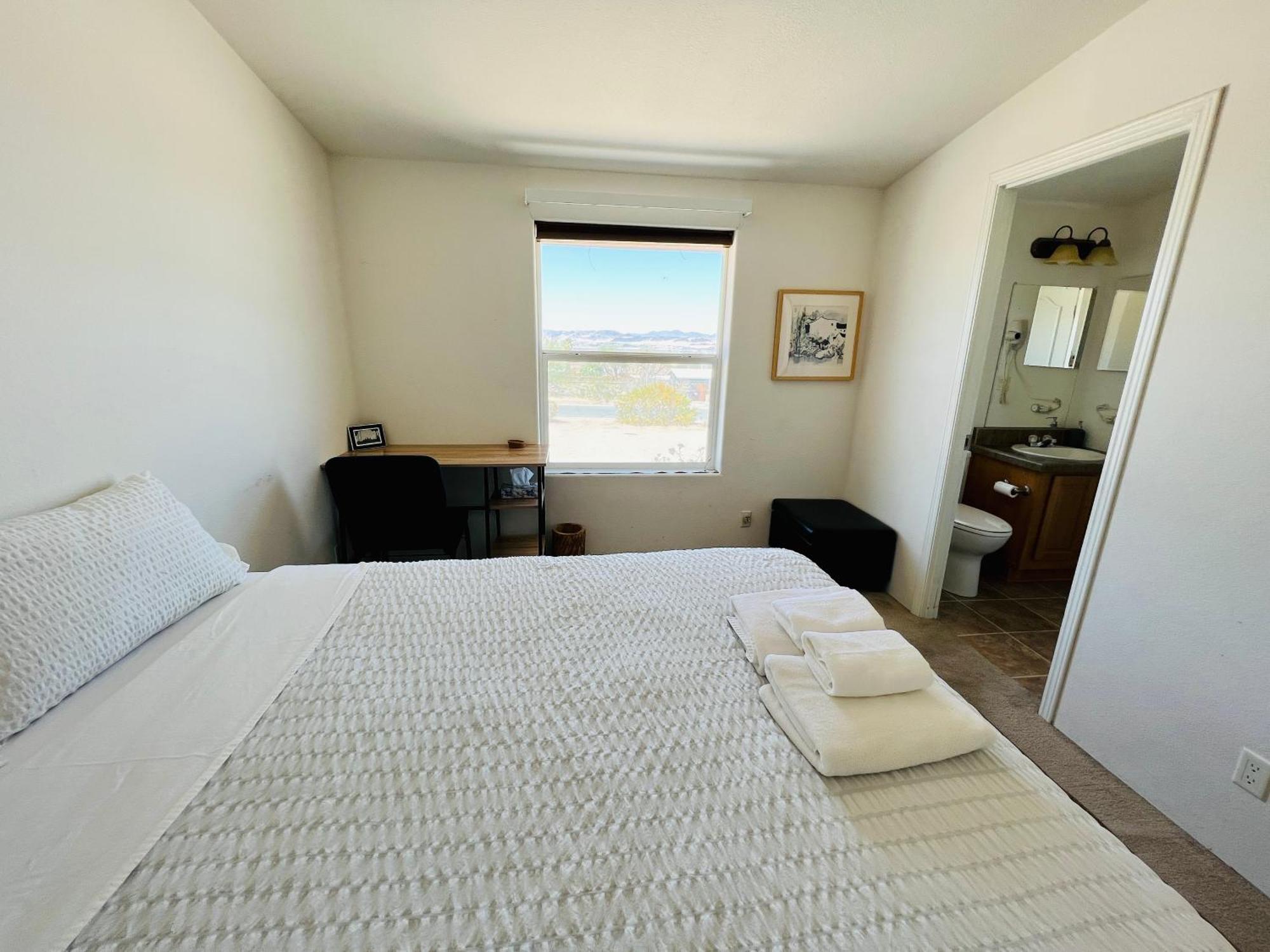 Bodhi House, Joshua Tree National Park Hostel